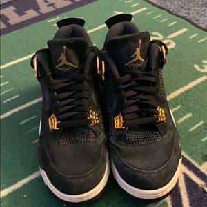 Air Jordan 4 Royalty